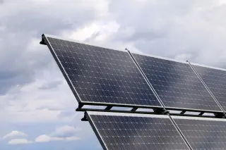 ¿Los paneles solares funcionan con energía solar indirecta?